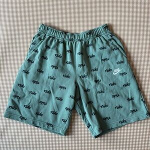Nike Essential Sportwear sweatpants fabric shorts. Size Medium